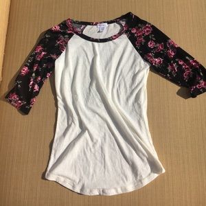Cream Flower Sleeve Baseball 3/4 soft shirt